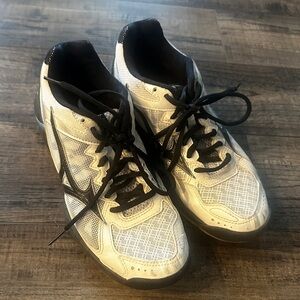 Women’s Mizuno Black and White Volleyball Shoes